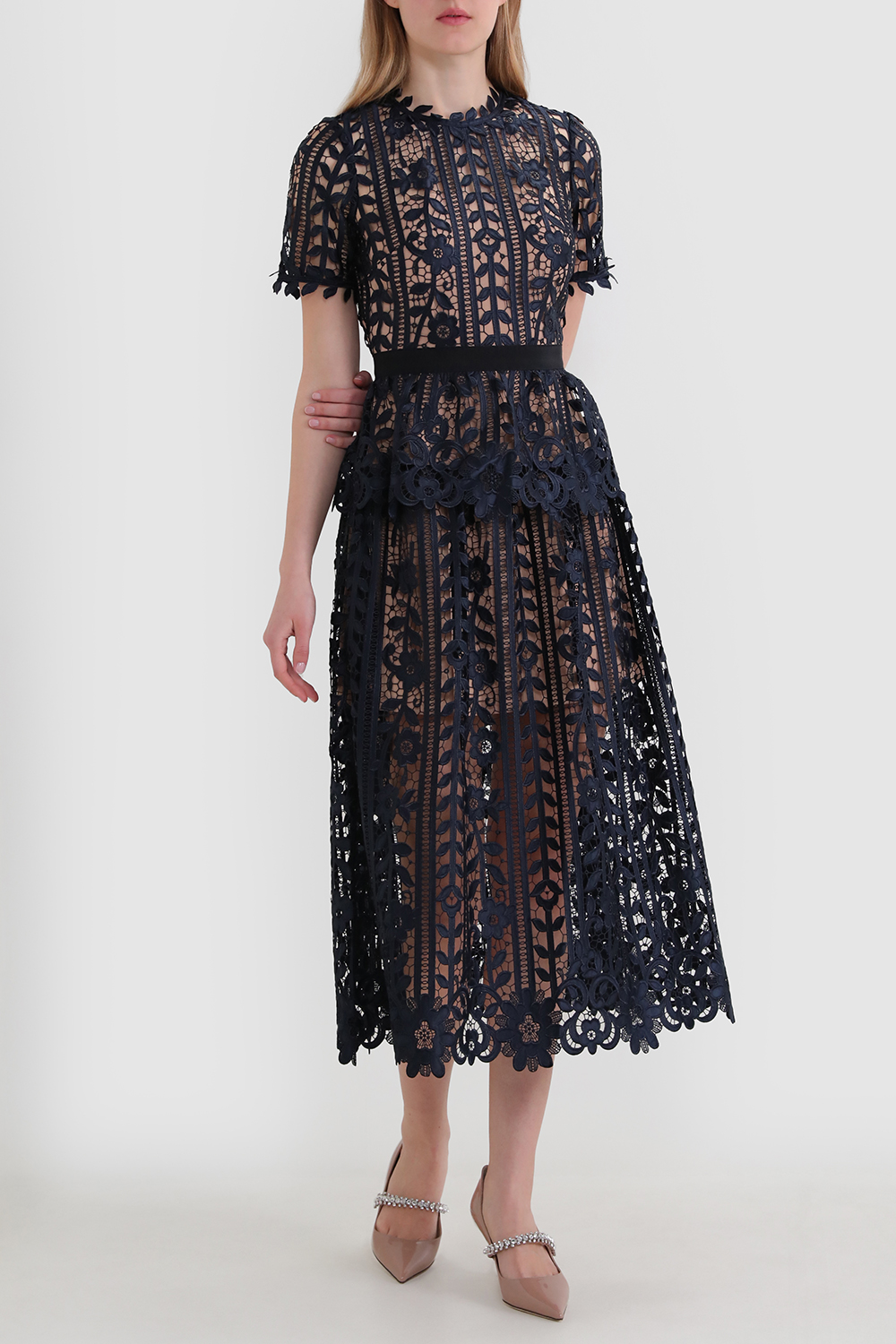 שמלת מידי מתחרה